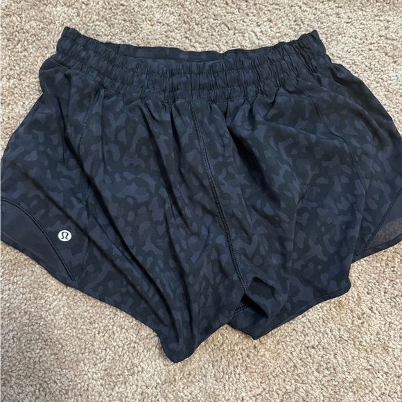 lululemon athletica Dark Patterned Women's Athletic Shorts - Picture 1 of 1